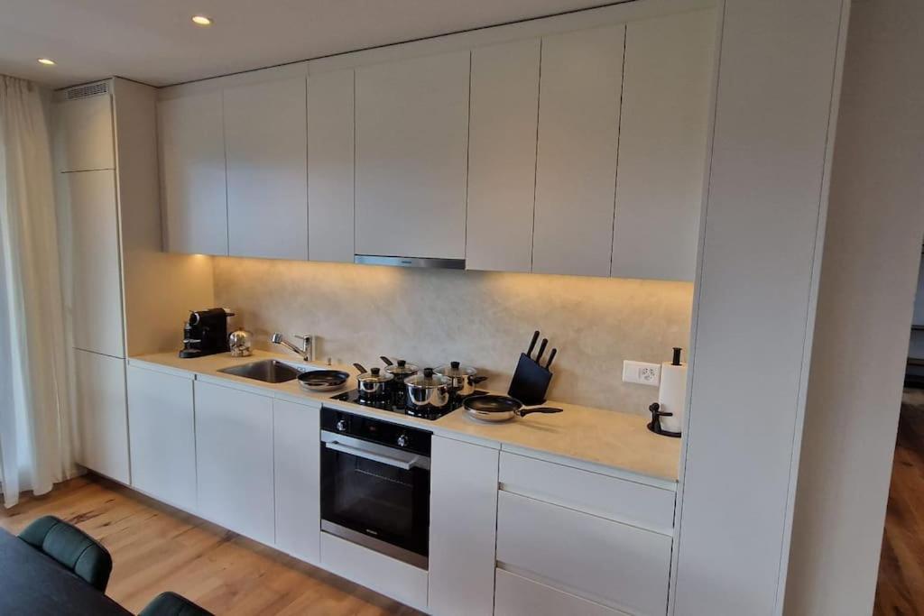 Apartmán Visionary Hospitality Rothenburg, Lucerne - Premium With Free Parking, Washer, Kitchen, Terrace, 15'