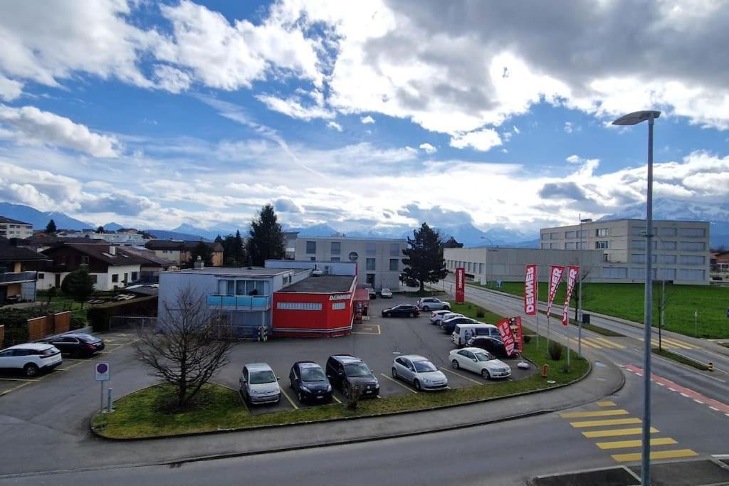 Visionary Hospitality Rothenburg, Lucerne - Premium With Free Parking, Washer, Kitchen, Terrace, 15' * Rothenburg
